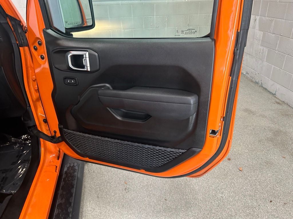 2025 Jeep Wrangler 4-Door Summit 4x4