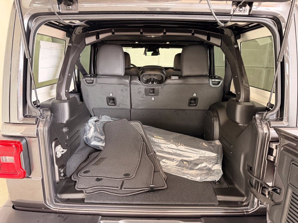 2027 Jeep Wrangler WRANGLER 4-DOOR SAHARA