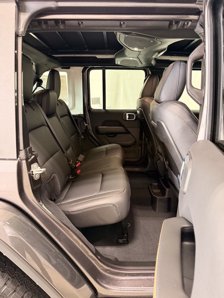 2027 Jeep Wrangler WRANGLER 4-DOOR SAHARA