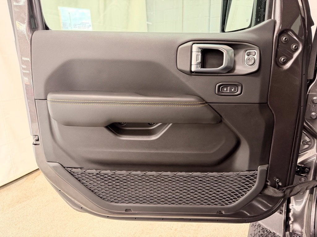 2027 Jeep Wrangler WRANGLER 4-DOOR SAHARA