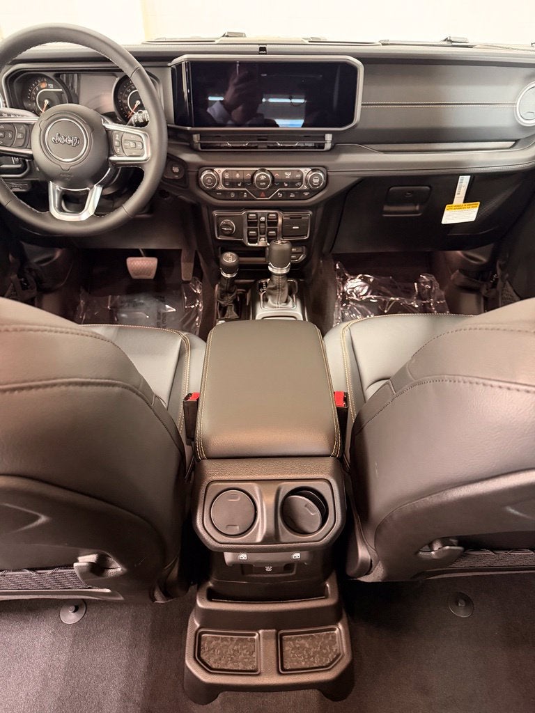 2027 Jeep Wrangler WRANGLER 4-DOOR SAHARA