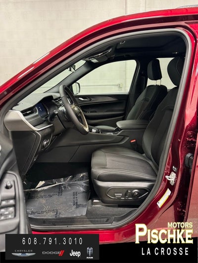 2026 Jeep Grand Cherokee GRAND CHEROKEE LAREDO X 4X4