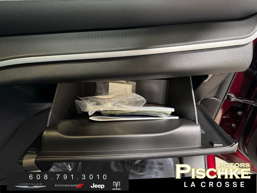 2026 Jeep Grand Cherokee GRAND CHEROKEE LAREDO X 4X4