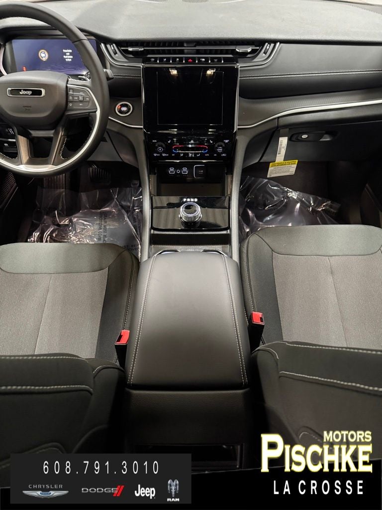 2026 Jeep Grand Cherokee GRAND CHEROKEE LAREDO X 4X4