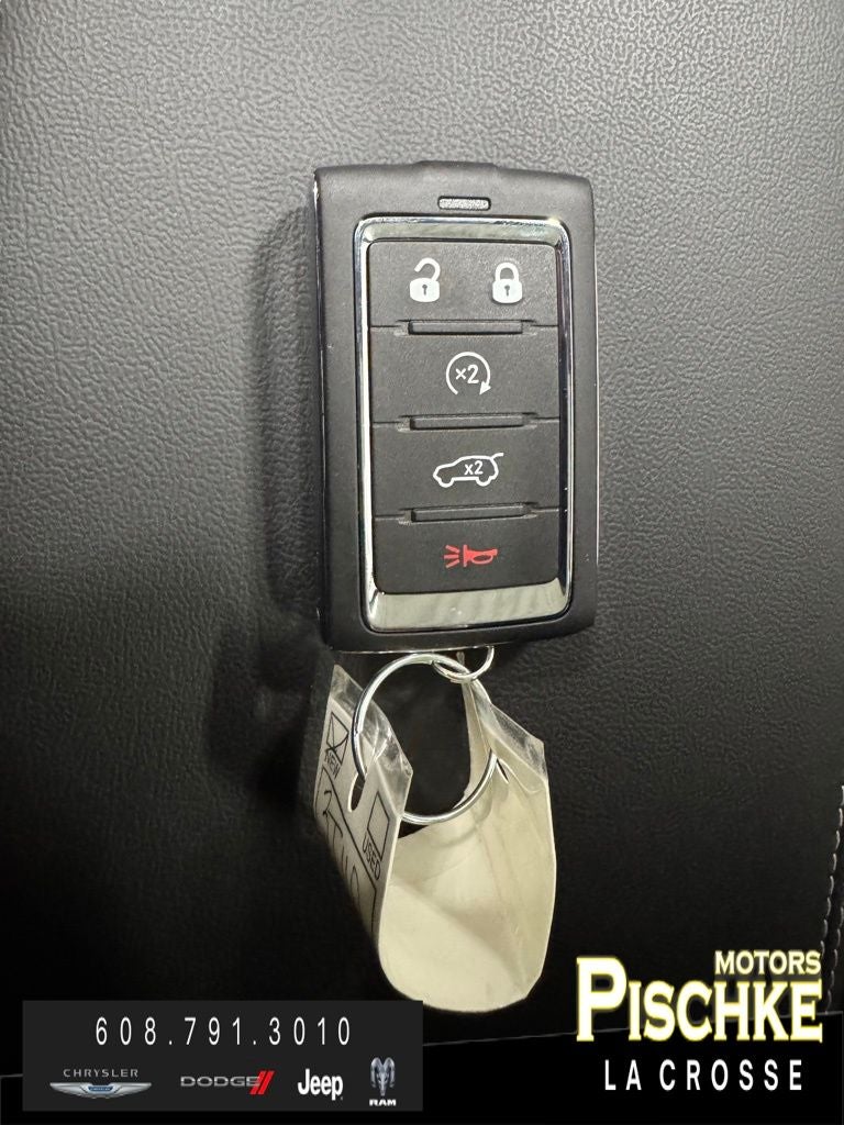 2026 Jeep Grand Cherokee GRAND CHEROKEE LAREDO X 4X4