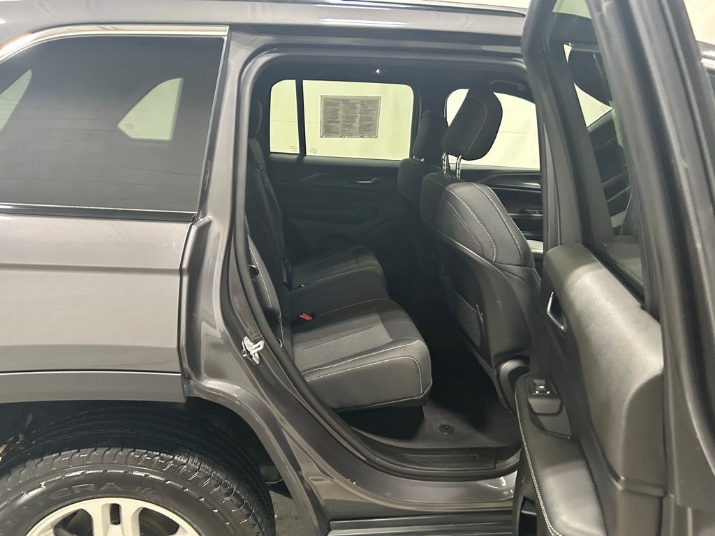 2024 Jeep Grand Cherokee Laredo 4x4