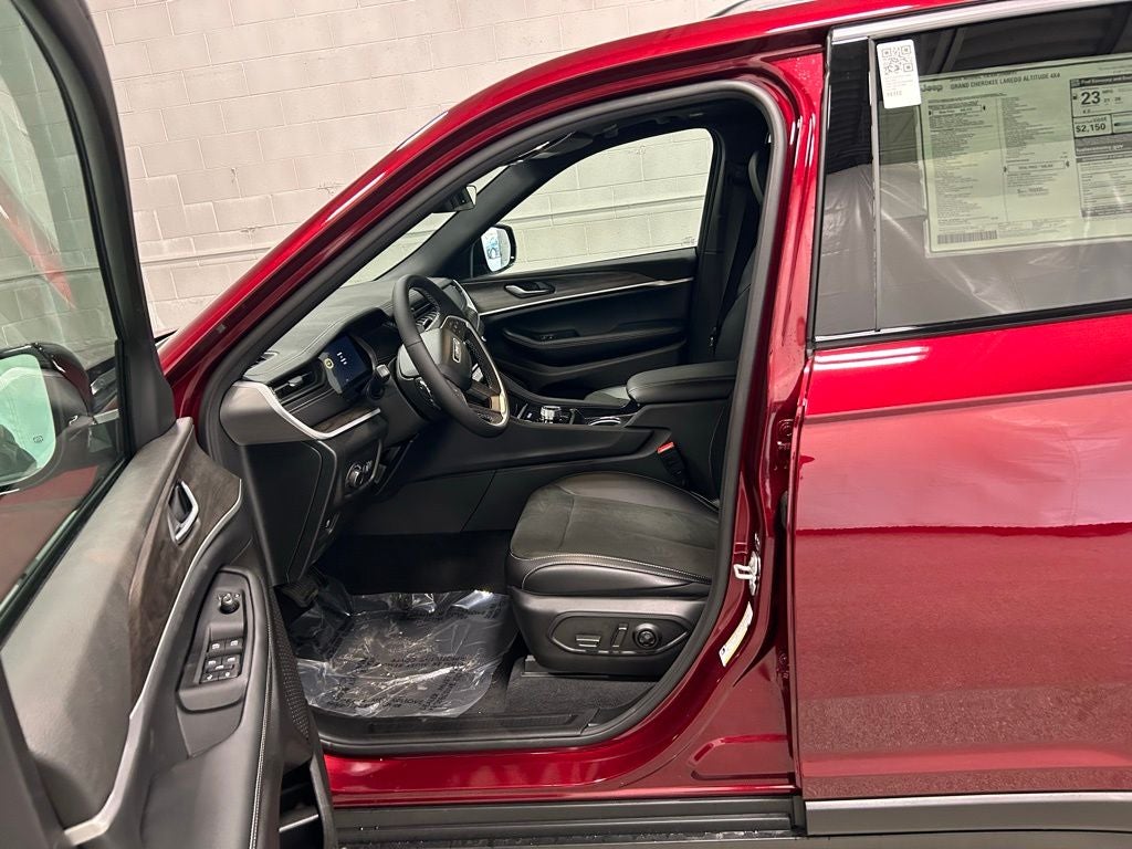 2026 Jeep Grand Cherokee GRAND CHEROKEE LAREDO ALTITUDE 4X4