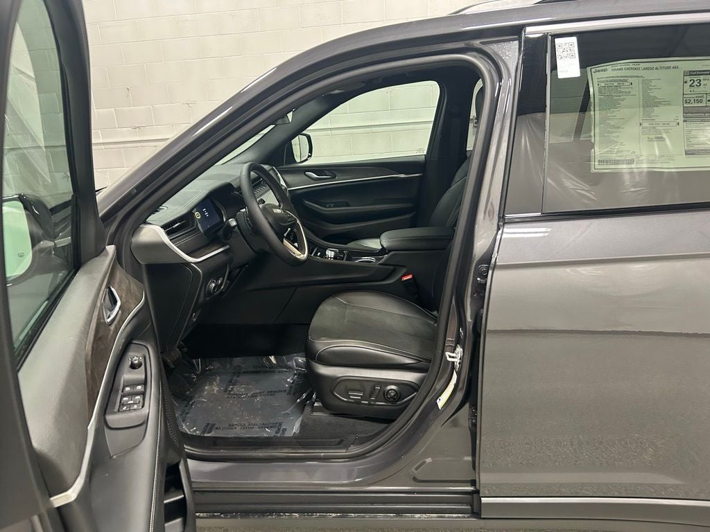 2026 Jeep Grand Cherokee GRAND CHEROKEE LAREDO ALTITUDE 4X4