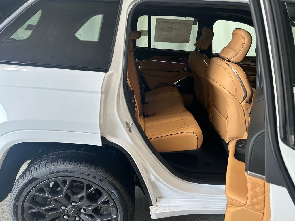 2026 Jeep Grand Cherokee GRAND CHEROKEE SUMMIT 4X4