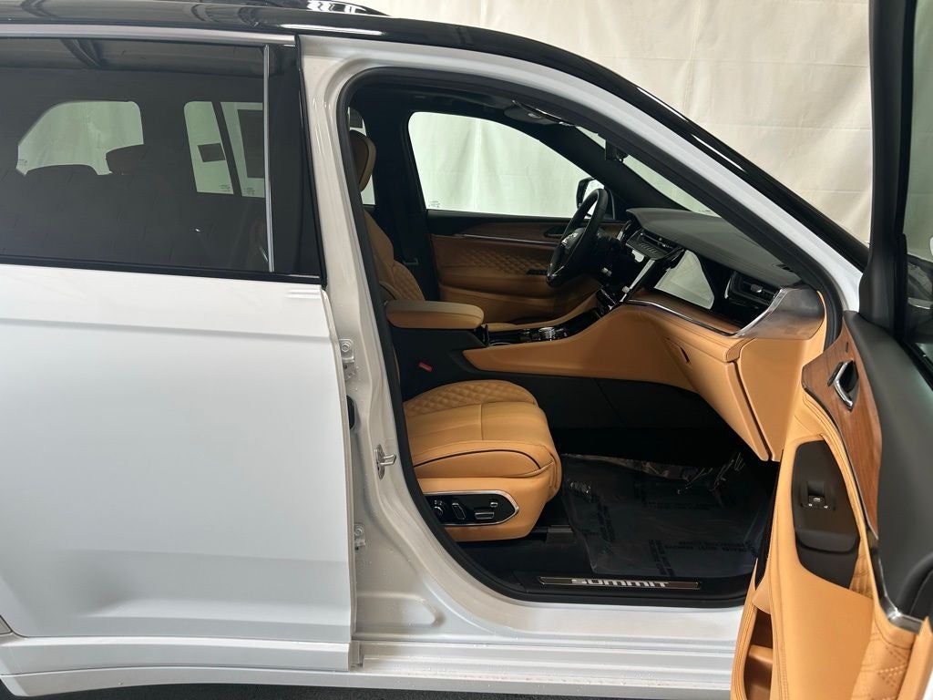 2026 Jeep Grand Cherokee GRAND CHEROKEE SUMMIT 4X4