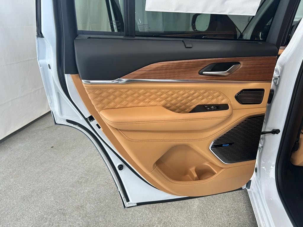 2026 Jeep Grand Cherokee GRAND CHEROKEE SUMMIT 4X4