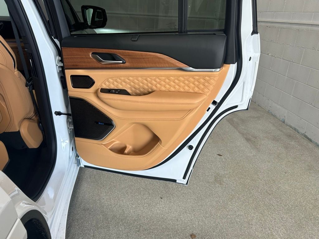2026 Jeep Grand Cherokee GRAND CHEROKEE SUMMIT 4X4