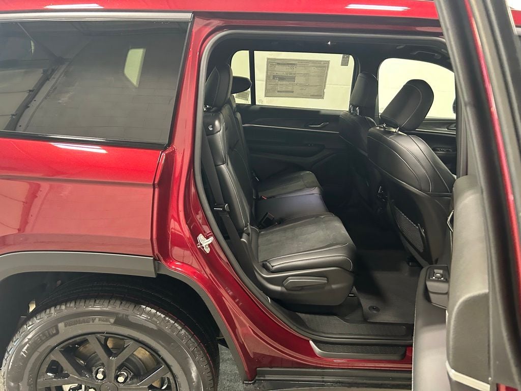 2026 Jeep Grand Cherokee GRAND CHEROKEE L LAREDO ALTITUDE 4X4