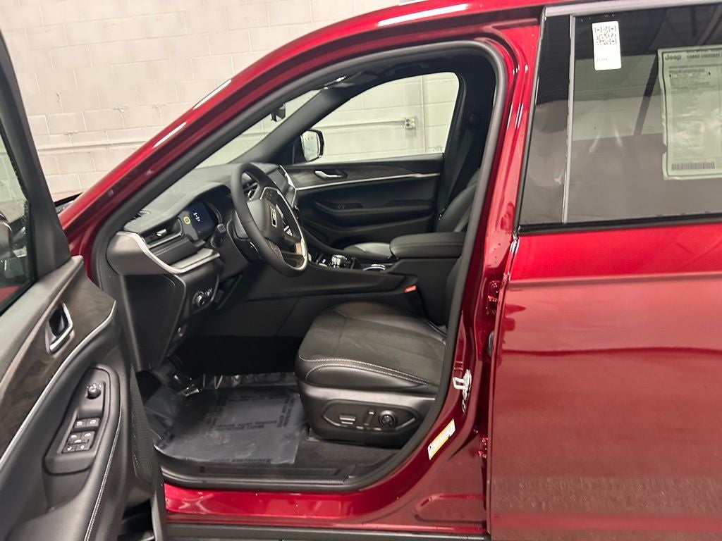 2026 Jeep Grand Cherokee GRAND CHEROKEE L LAREDO ALTITUDE 4X4