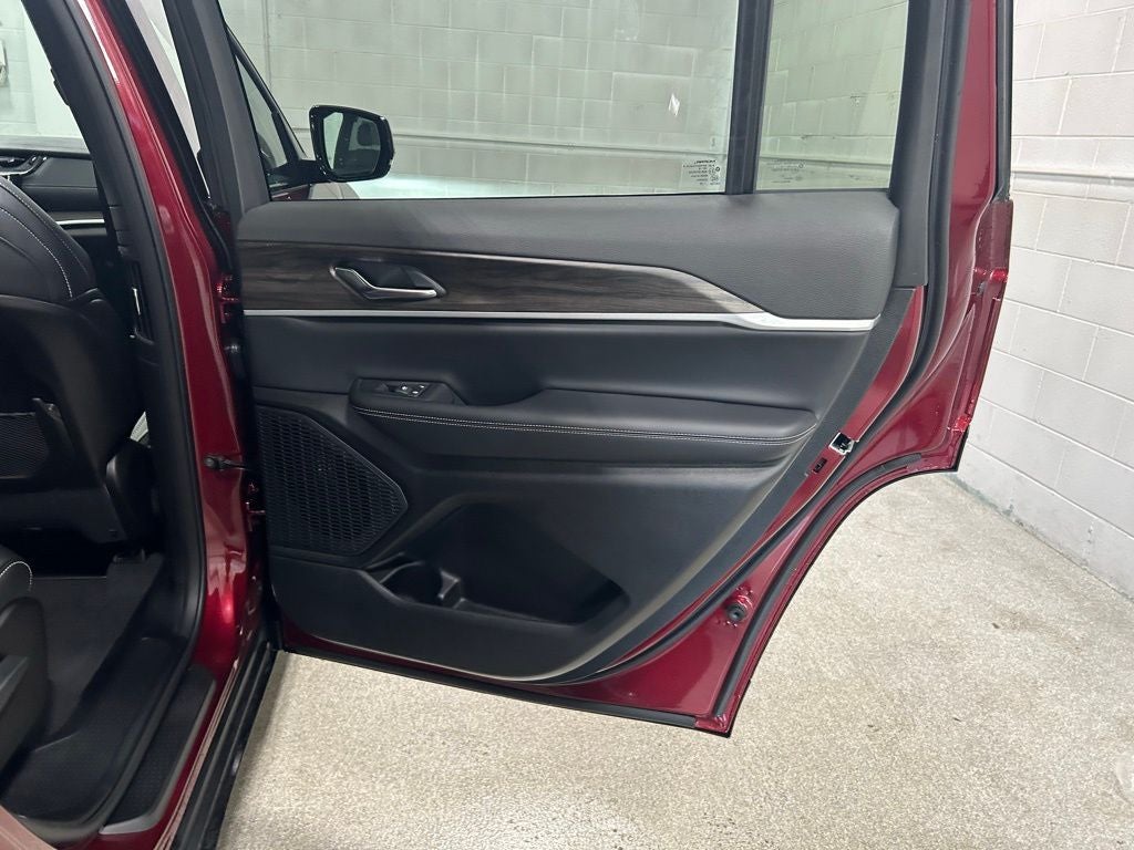 2026 Jeep Grand Cherokee GRAND CHEROKEE L LAREDO ALTITUDE 4X4