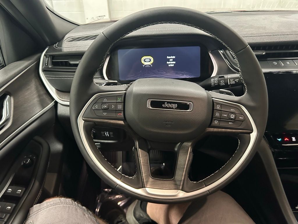 2026 Jeep Grand Cherokee GRAND CHEROKEE L LAREDO ALTITUDE 4X4