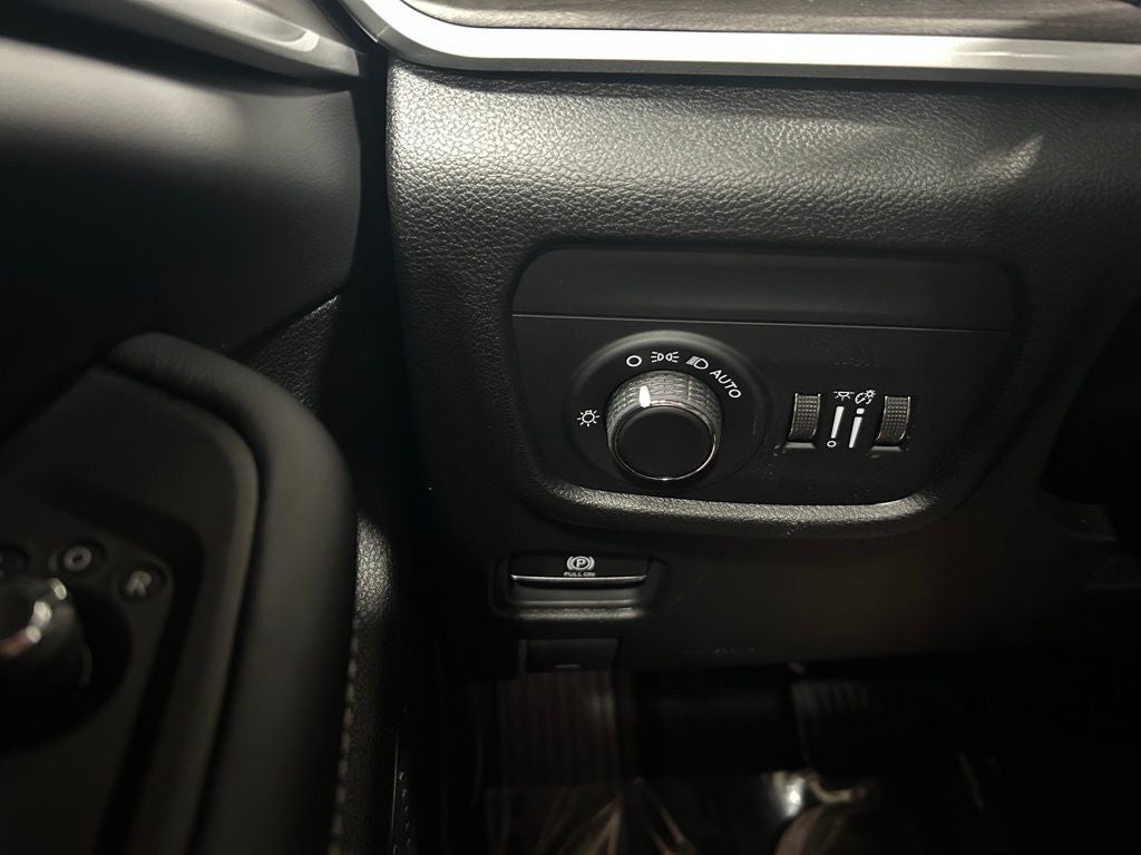 2026 Jeep Grand Cherokee GRAND CHEROKEE L LAREDO ALTITUDE 4X4