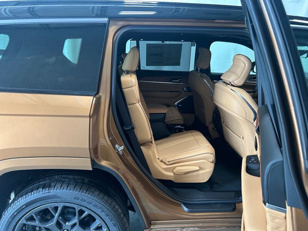 2026 Jeep Grand Cherokee GRAND CHEROKEE L SUMMIT 4X4