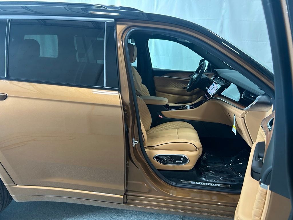 2026 Jeep Grand Cherokee GRAND CHEROKEE L SUMMIT 4X4