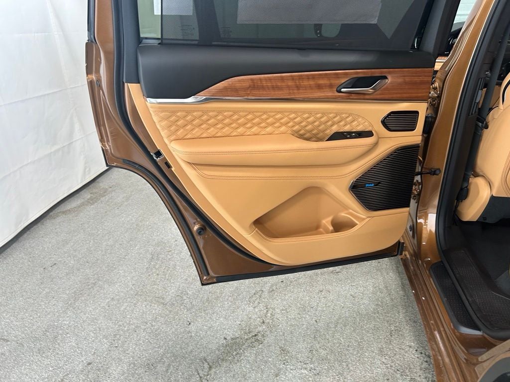 2026 Jeep Grand Cherokee GRAND CHEROKEE L SUMMIT 4X4