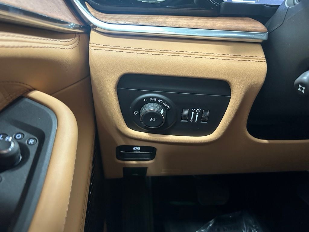 2026 Jeep Grand Cherokee GRAND CHEROKEE L SUMMIT 4X4