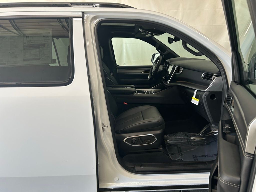 2026 Jeep Grand Wagoneer GRAND WAGONEER L LIMITED RESERVE 4X4