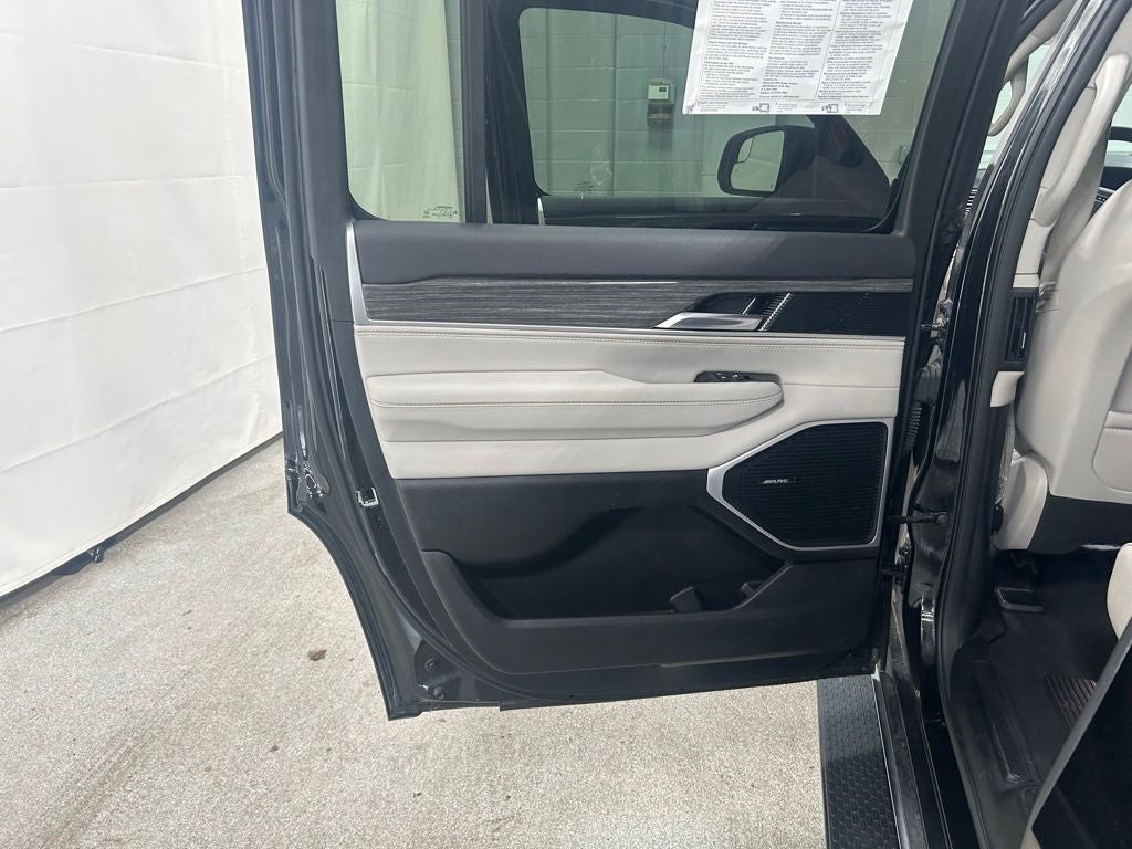 2022 Jeep Wagoneer Series III 4x4