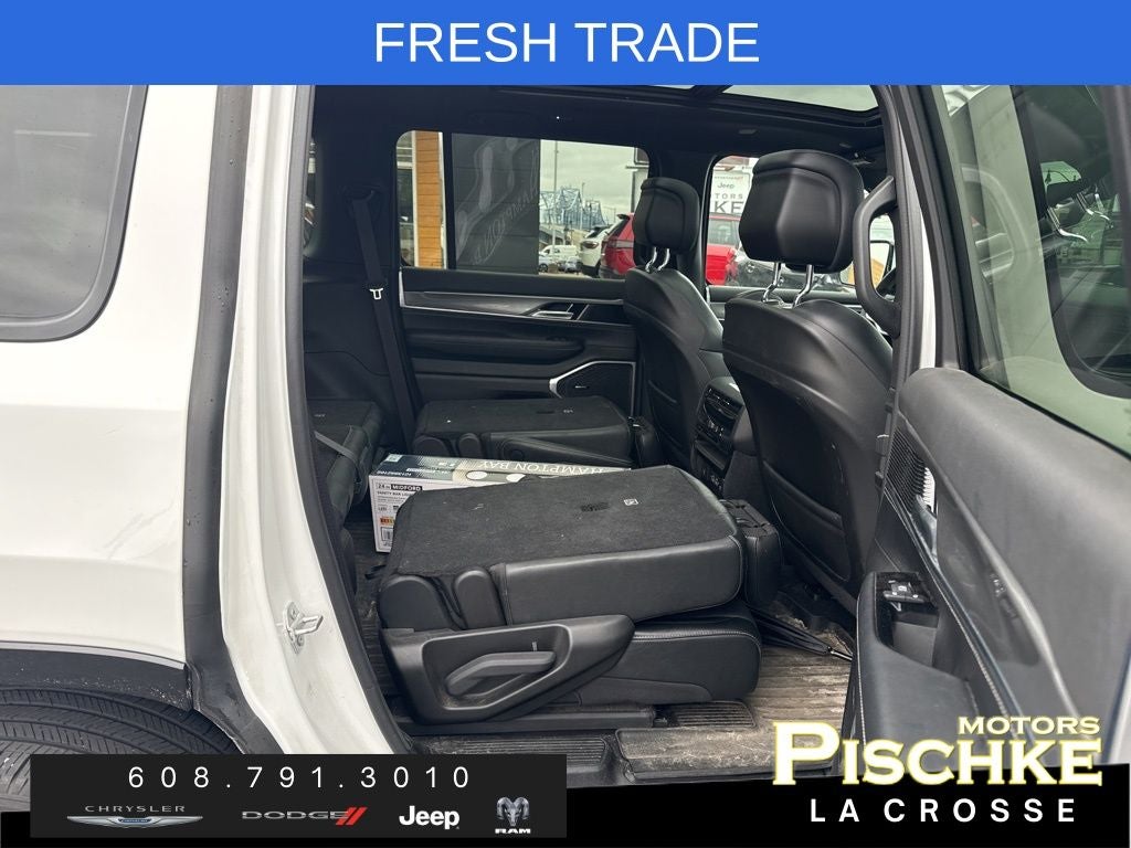 2022 Jeep Wagoneer Series III Carbide 4x4