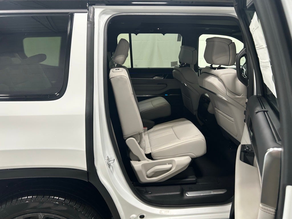 2026 Jeep Grand Wagoneer GRAND WAGONEER SUMMIT OBSIDIAN 4X4