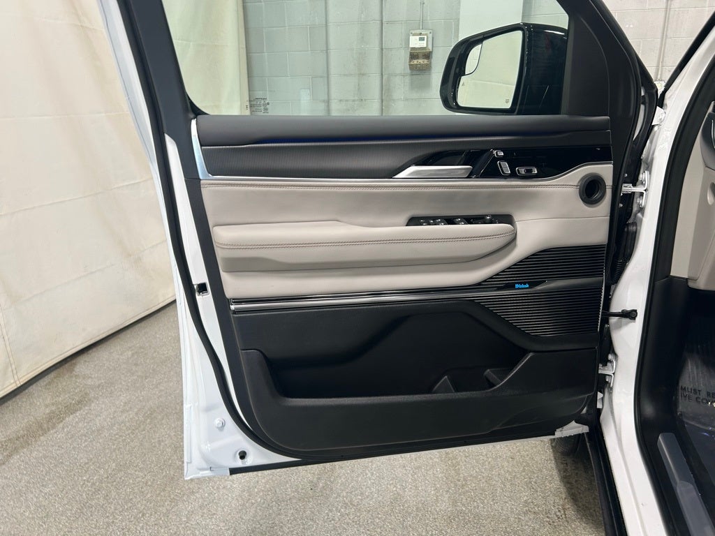 2026 Jeep Grand Wagoneer GRAND WAGONEER SUMMIT OBSIDIAN 4X4