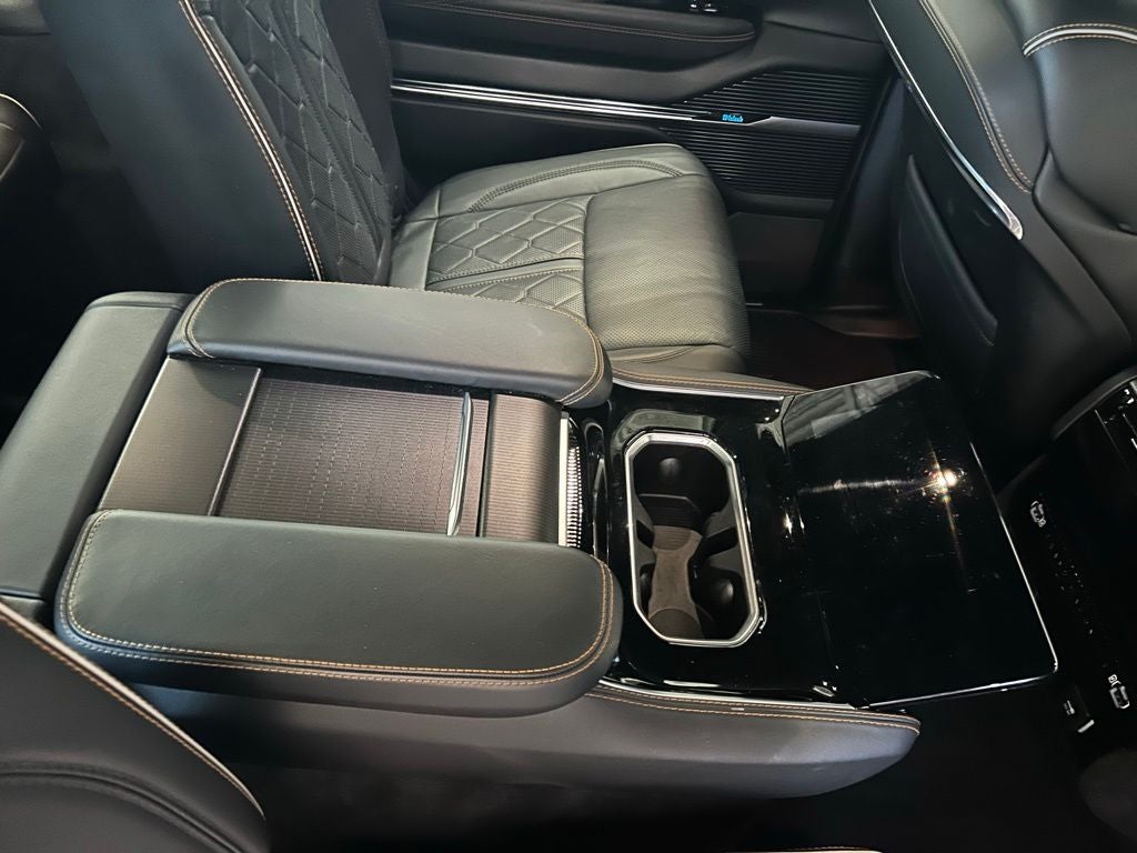 2025 Jeep Grand Wagoneer Series III Obsidian 4x4