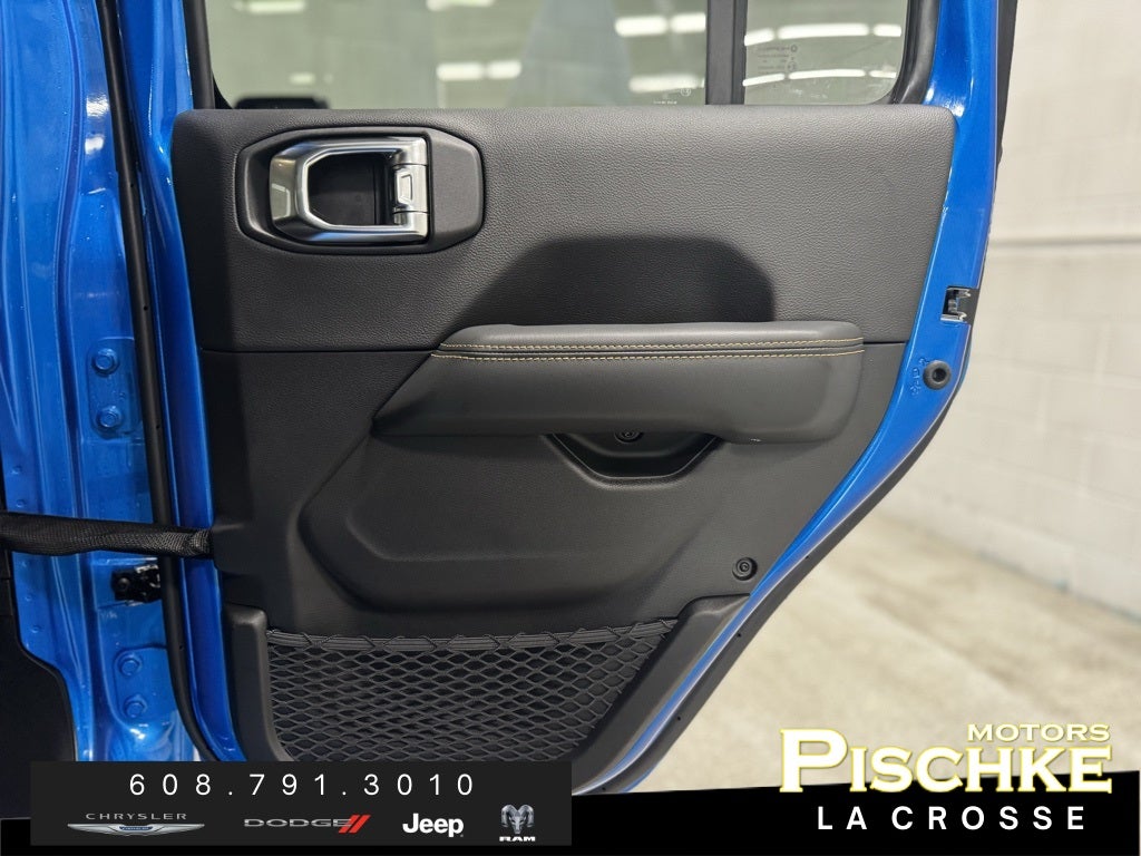 2026 Jeep Gladiator GLADIATOR SAHARA 4X4