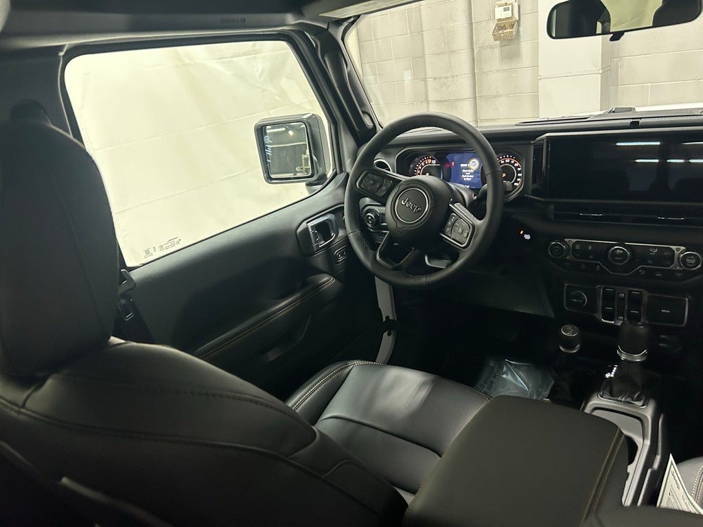 2026 Jeep Gladiator GLADIATOR SAHARA 4X4