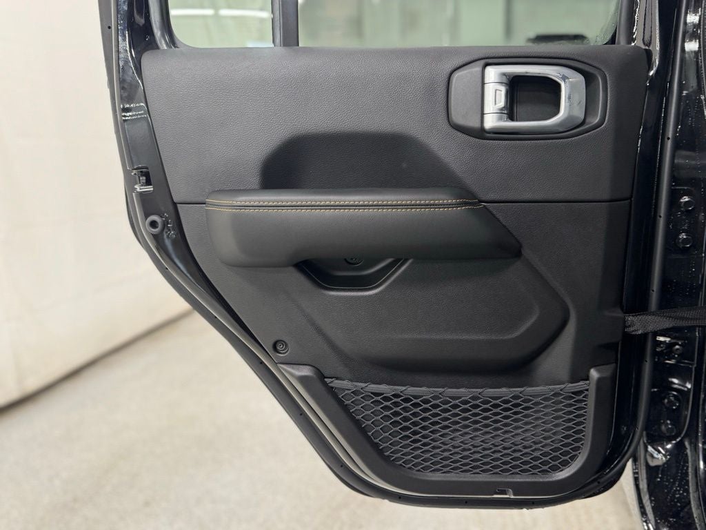 2026 Jeep Gladiator GLADIATOR SAHARA 4X4