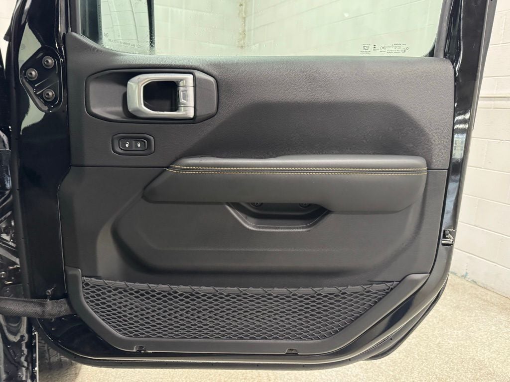 2026 Jeep Gladiator GLADIATOR SAHARA 4X4