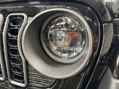 2026 Jeep Gladiator GLADIATOR SAHARA 4X4