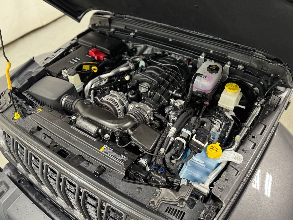 2026 Jeep Gladiator GLADIATOR SAHARA 4X4