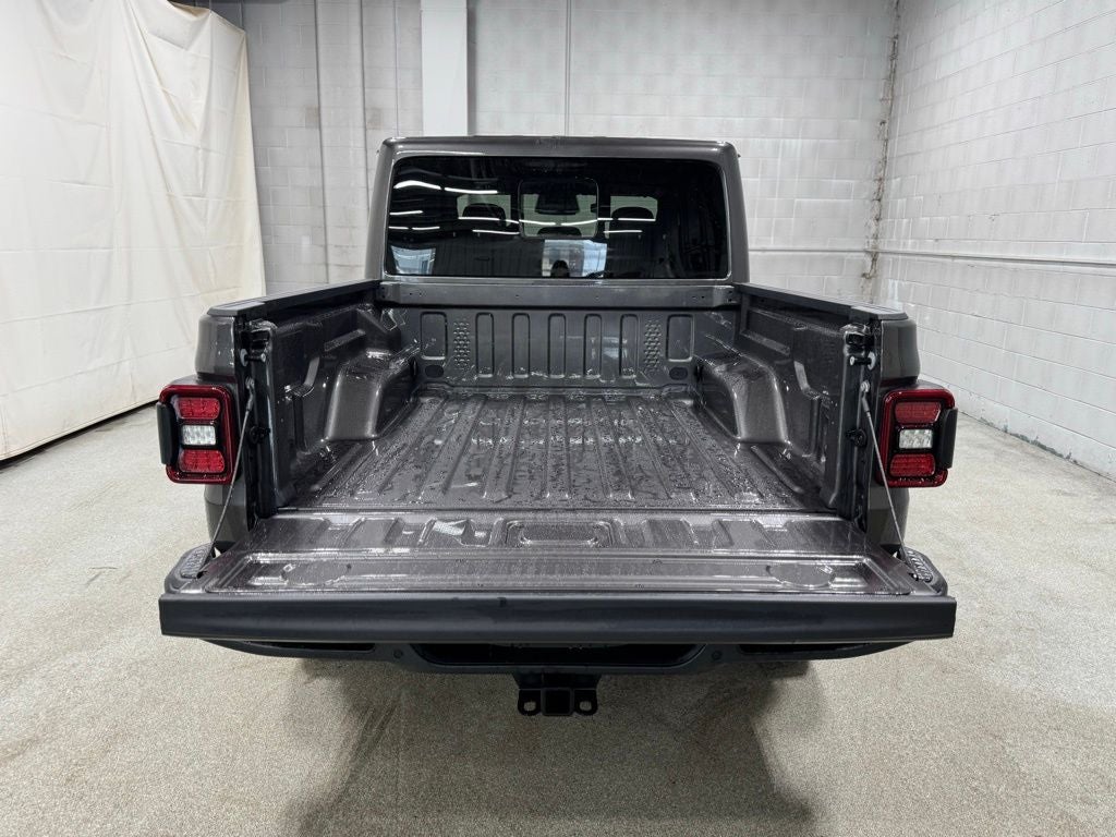 2026 Jeep Gladiator GLADIATOR SAHARA 4X4