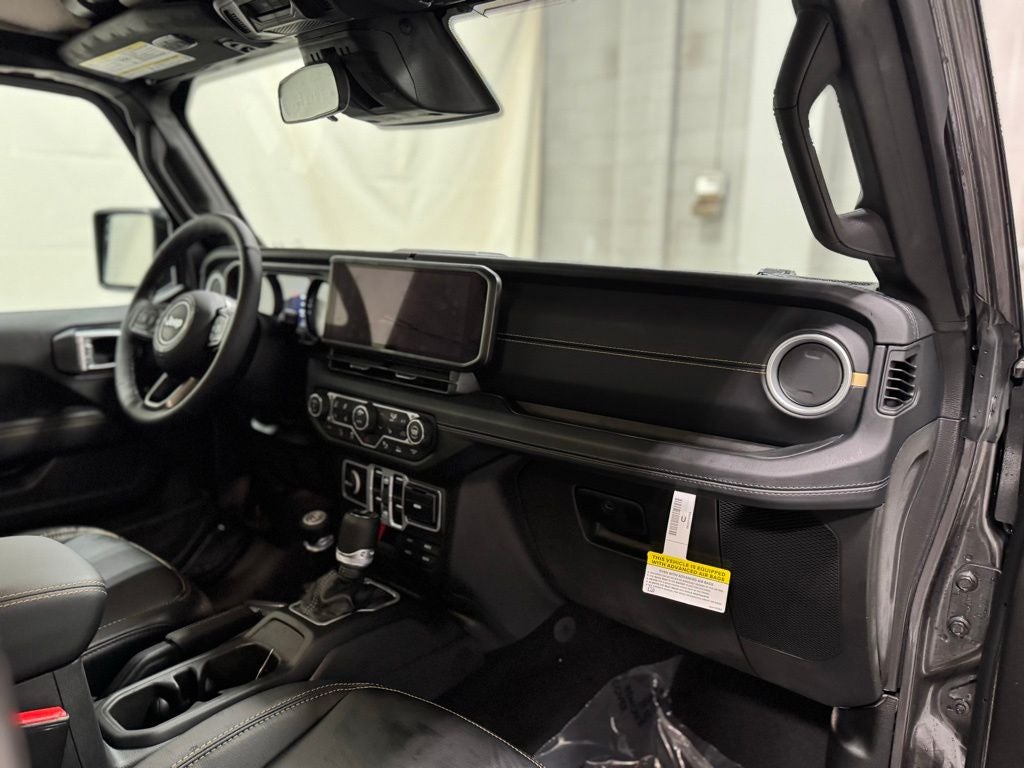 2026 Jeep Gladiator GLADIATOR SAHARA 4X4