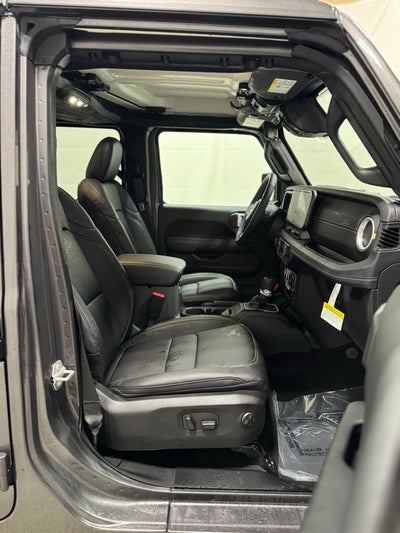 2026 Jeep Gladiator GLADIATOR SAHARA 4X4