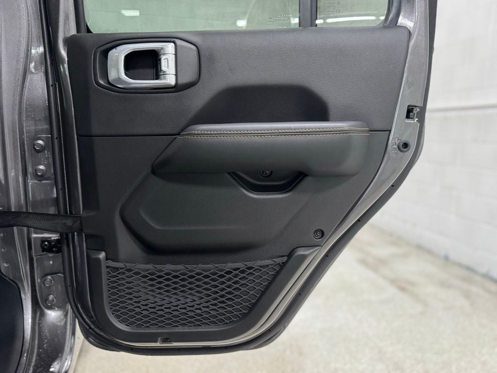 2026 Jeep Gladiator GLADIATOR SAHARA 4X4