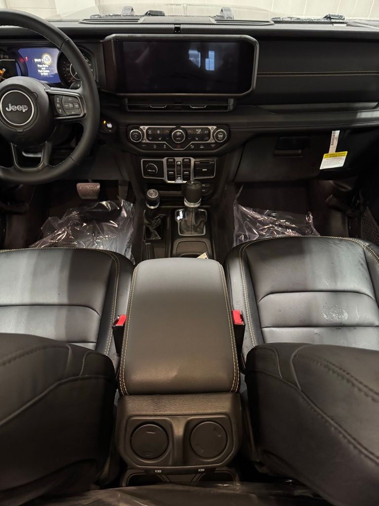 2026 Jeep Gladiator GLADIATOR SAHARA 4X4