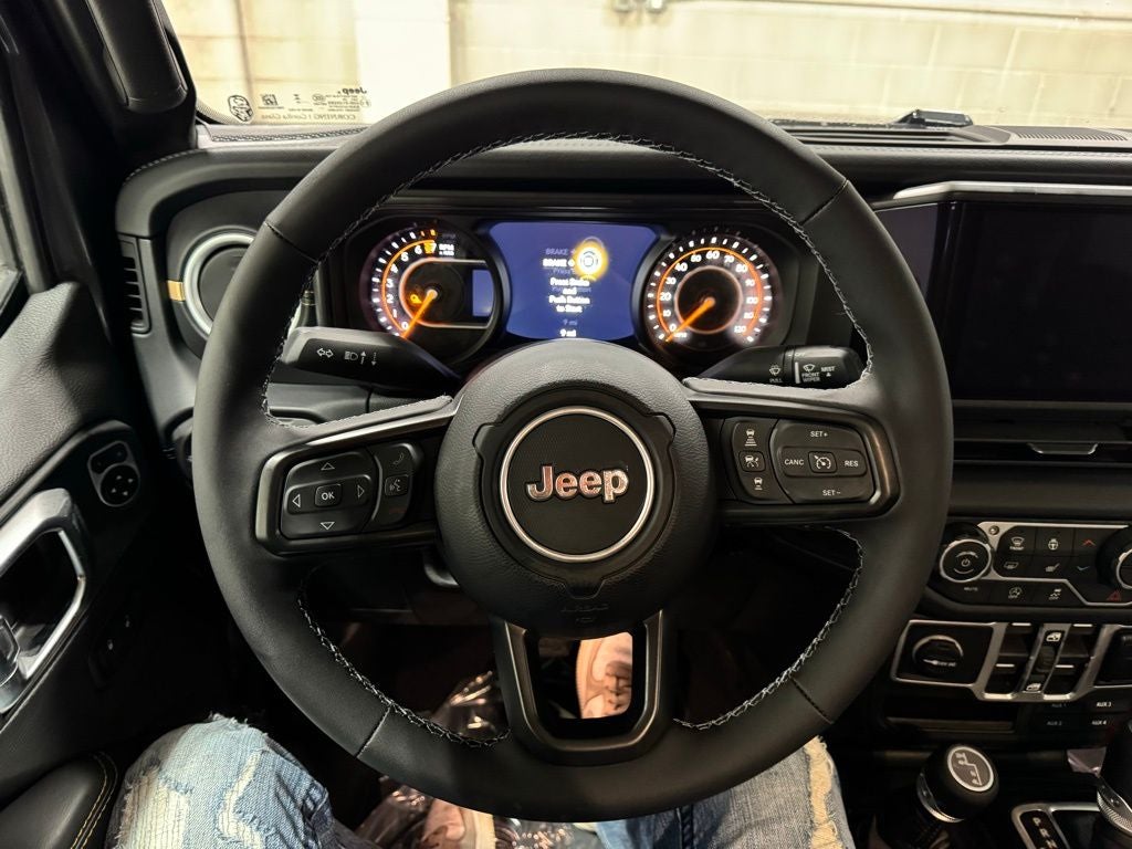 2026 Jeep Gladiator GLADIATOR SAHARA 4X4