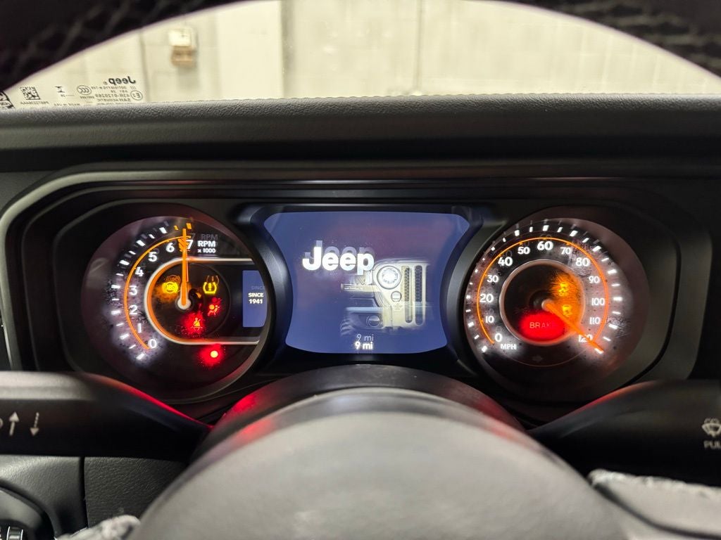 2026 Jeep Gladiator GLADIATOR SAHARA 4X4