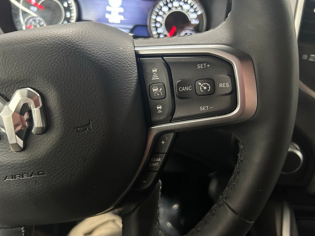 2025 RAM 1500 Big Horn Crew Cab 4x4 5'7' Box