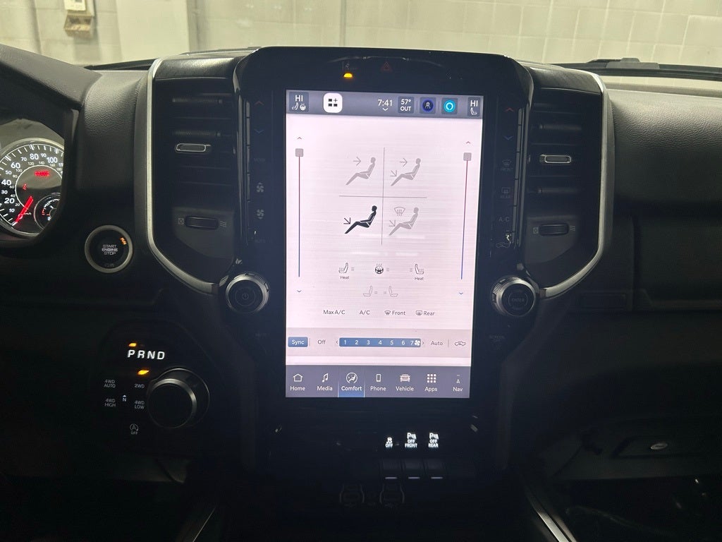 2025 RAM 1500 Big Horn Crew Cab 4x4 5'7' Box