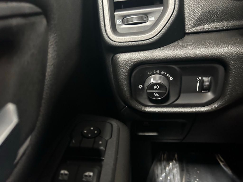 2026 RAM Ram 1500 RAM 1500 WARLOCK CREW CAB 4X4 5'7' BOX