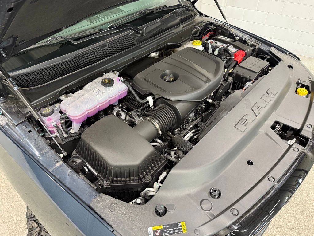 2026 RAM 1500 RAM 1500 WARLOCK CREW CAB 4X4 5'7' BOX