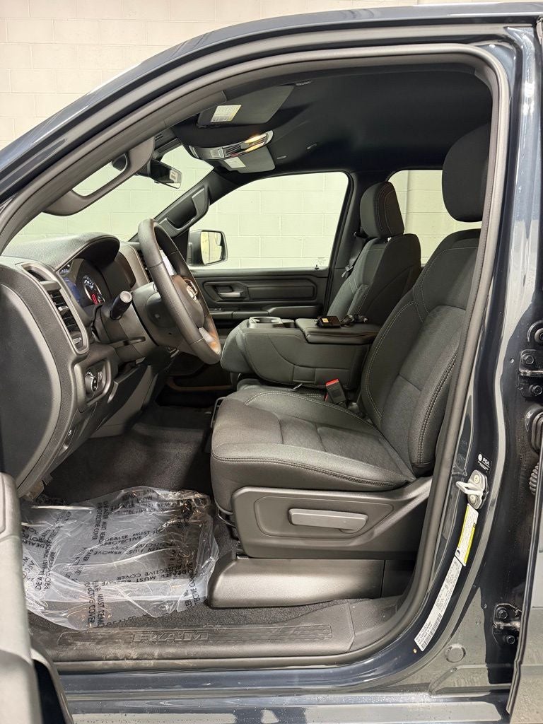 2026 RAM 1500 RAM 1500 WARLOCK CREW CAB 4X4 5'7' BOX