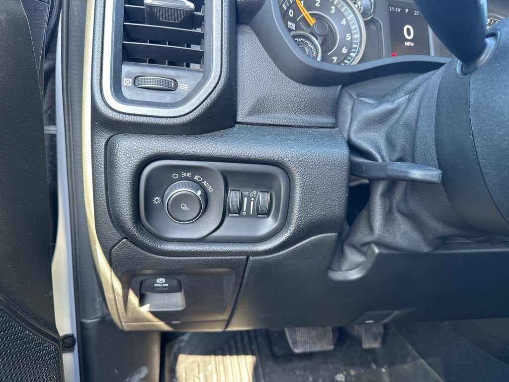 2019 RAM 1500 Tradesman Crew Cab 4x4 5'7' Box